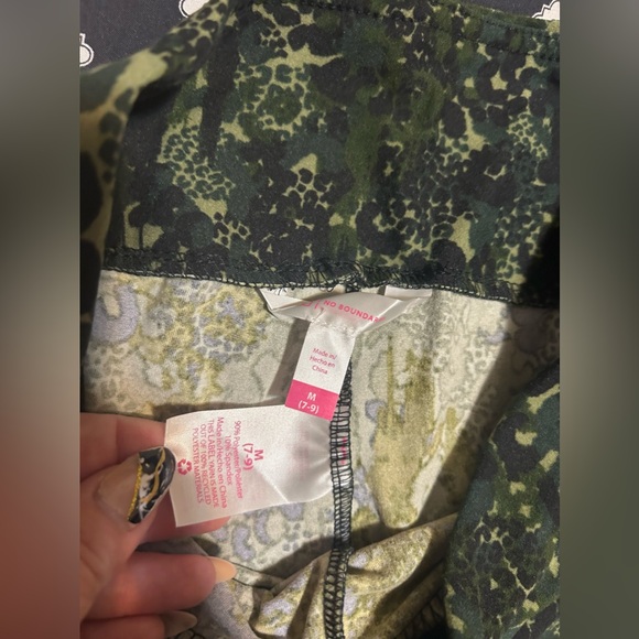 No boundaries girls high rise snake pattern leggings w/ red&white stripes-size M - Picture 3 of 4